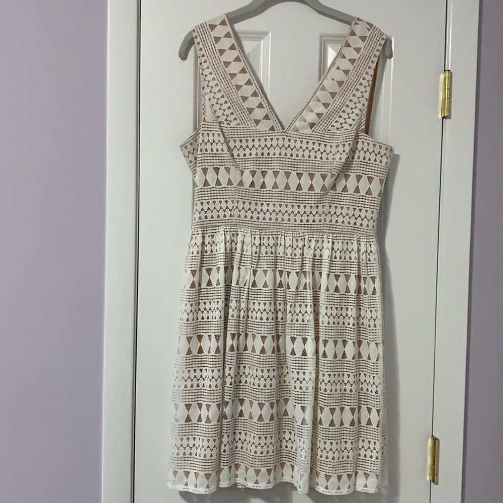 BCBGMAXAZARIA Camielle white lace dress, size 8